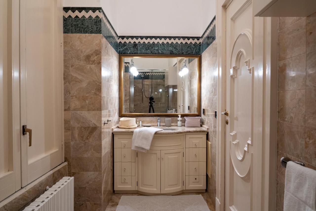 Bella Domus Suites Salerno Bagian luar foto