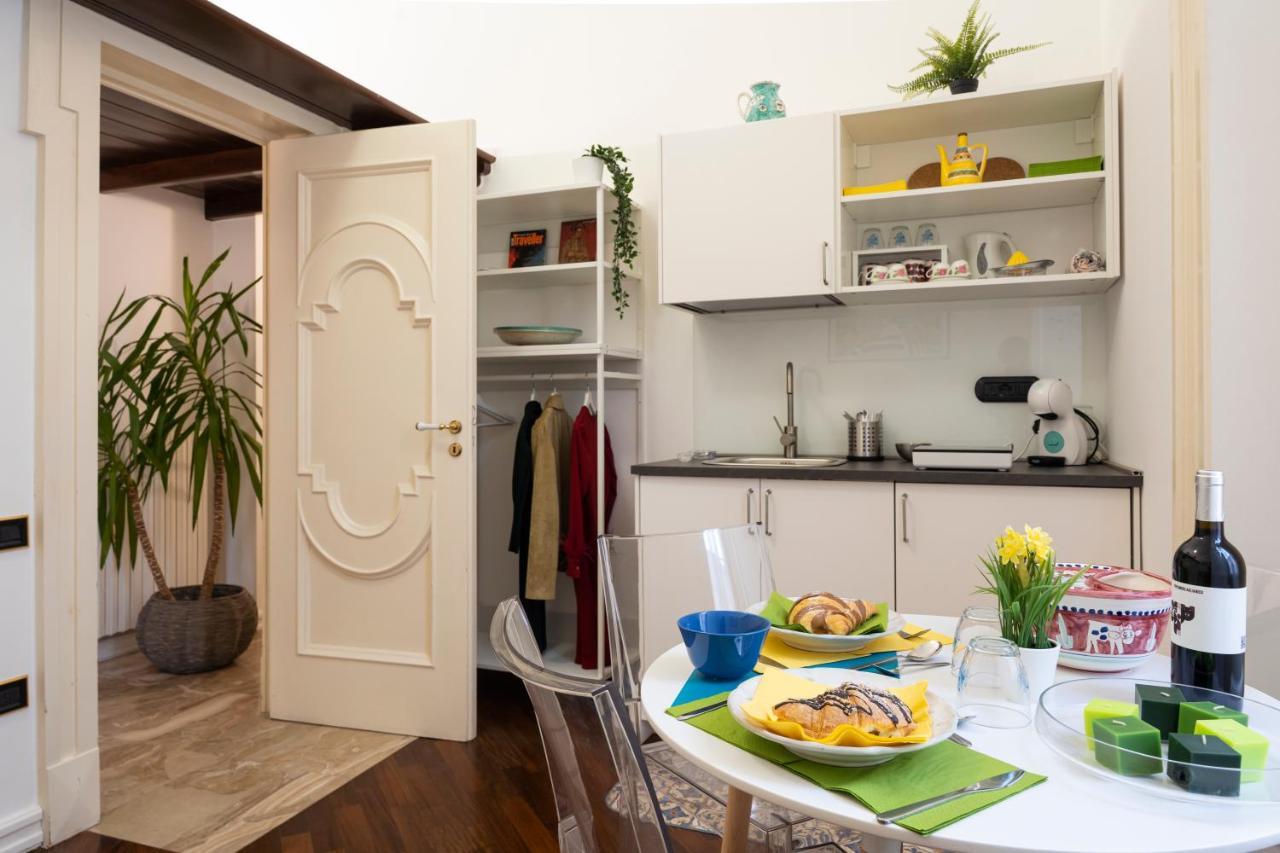 Bella Domus Suites Salerno Bagian luar foto