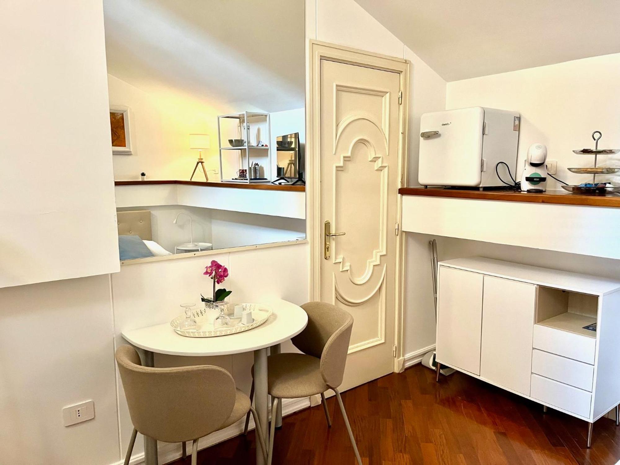 Bella Domus Suites Salerno Bagian luar foto