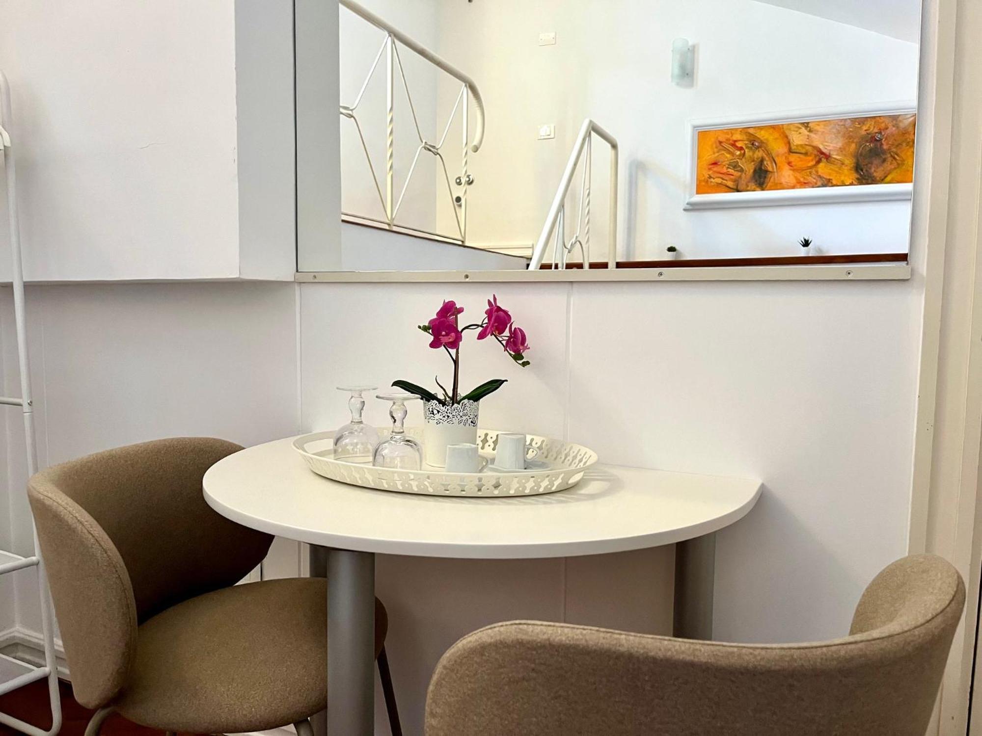 Bella Domus Suites Salerno Bagian luar foto